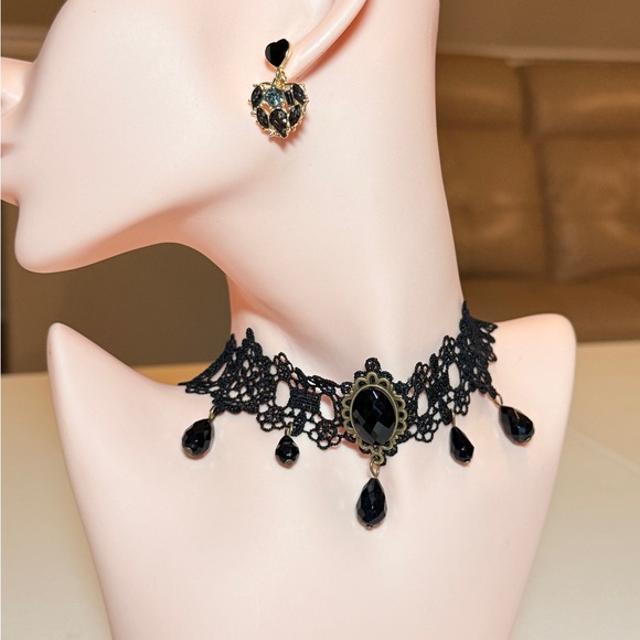 ⚜️ Vamp Black Lace Choker Necklace - Picture 3 of 12